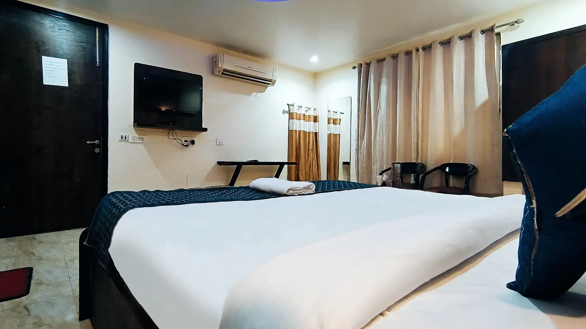 Hotel Amour